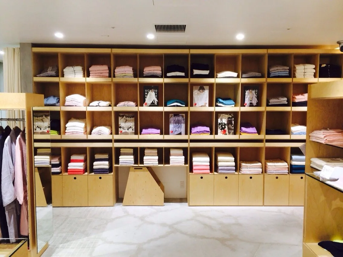 アパレル店舗の棚